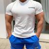 Pánske priedušné elastické fitness tričko úzkeho strihu na tréning
