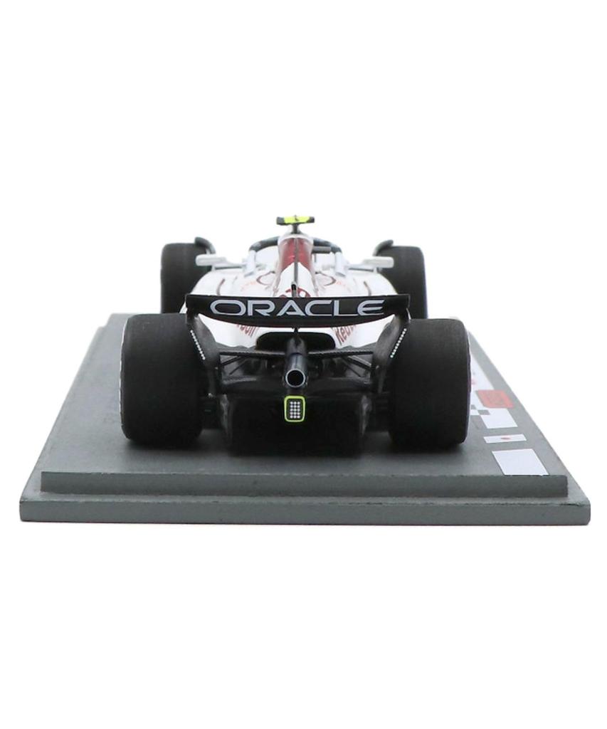 Spark Scale Oracle Red Bull Racing Honda RB21 with Yuki Tsunoda from the 2025 F1 Japanese Grand Featuring a Pit Miniature Model 1/43 Prix, Board, Car,