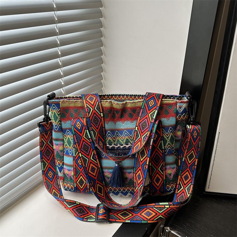 Ethnic Style Large-capacity Fashion Simple Temperament Handbag 2025 Spring and Summer New Foreign Style Women's Commuting Tote Bag