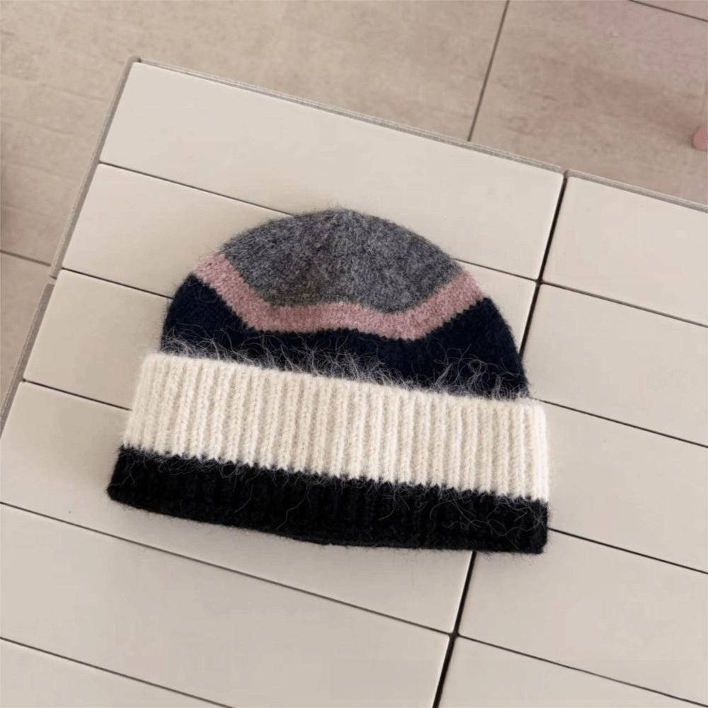 Polyester Stripe Pattern Knitted Beanie Hat Unisex Slouchy Beanie Hat Outdoor Activities