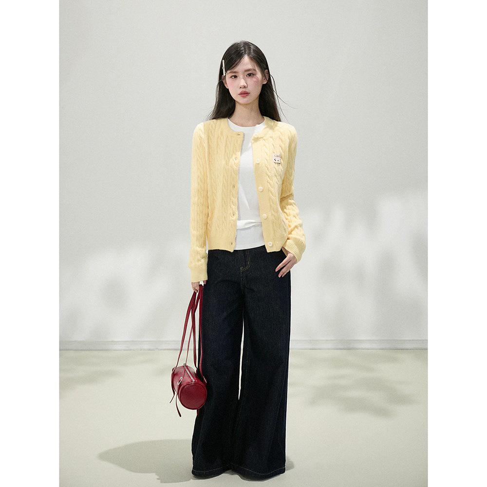 Women's High-Quality Milk Yellow Cable Knit Cardigan - Long Sleeve Sweater for Autumn 2026