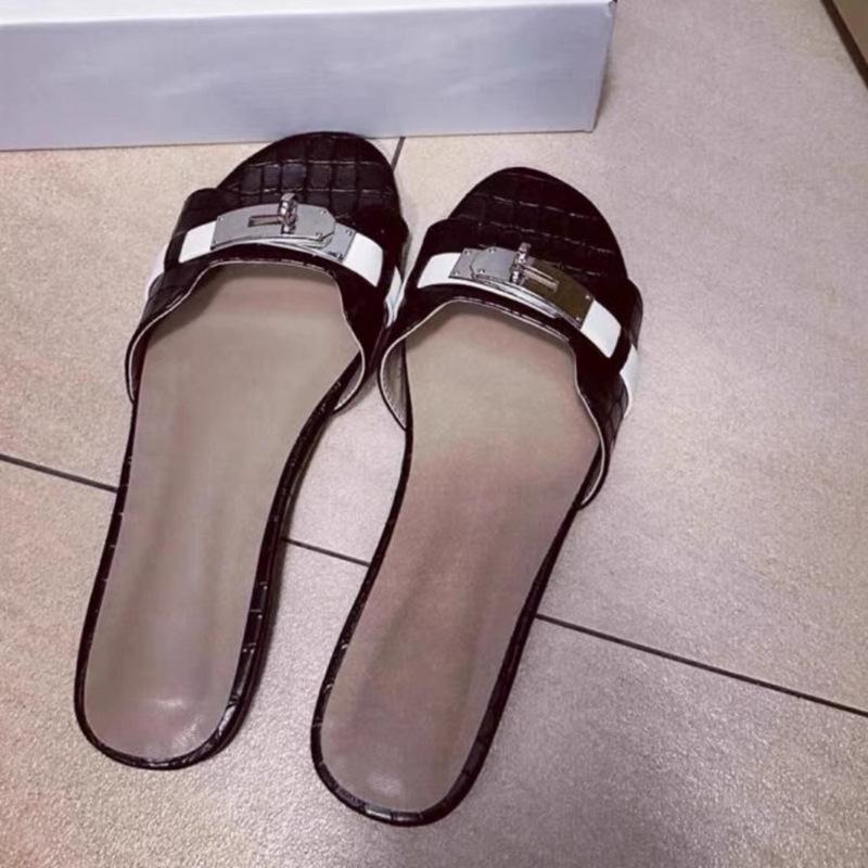 Sheepskin version~ Xiaoxiangfeng h slippers small gold buckle crocodile pattern French pregnant women wear sandals soft bottom beach half slippers
