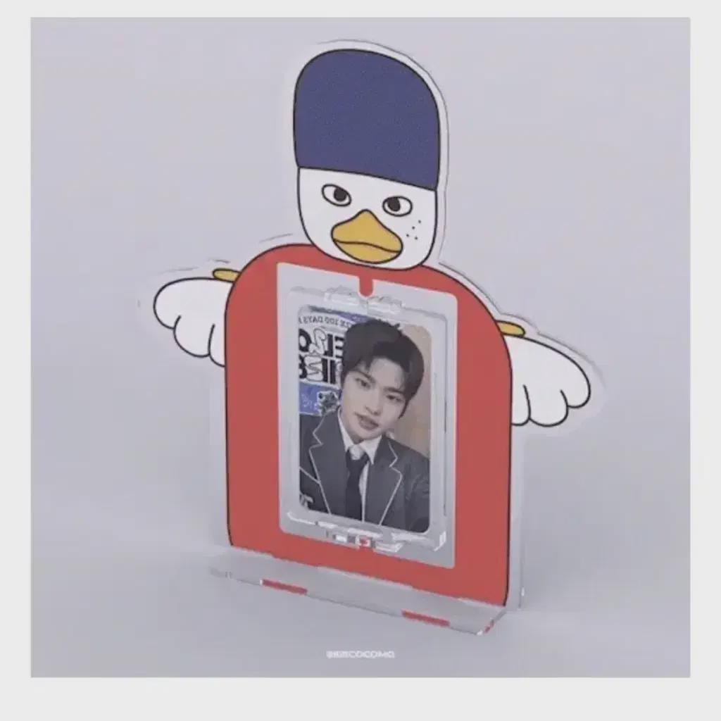 

Riize Sohee Tote Bottle Acrylic Turning Stand