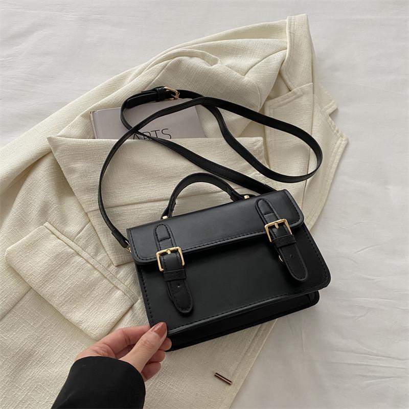 

Trendy Small Square Women s Bag With Chic Stitching Details In White Pu чёрный