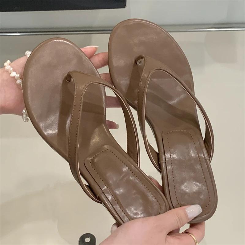 Mode Eilyken Neue Mode Runde Zehenclip Hausschuhe Damen Dünne Niedrige Absätze Strand Freizeitschuhe Sommer Flip-Flops Zapatos De Mujer