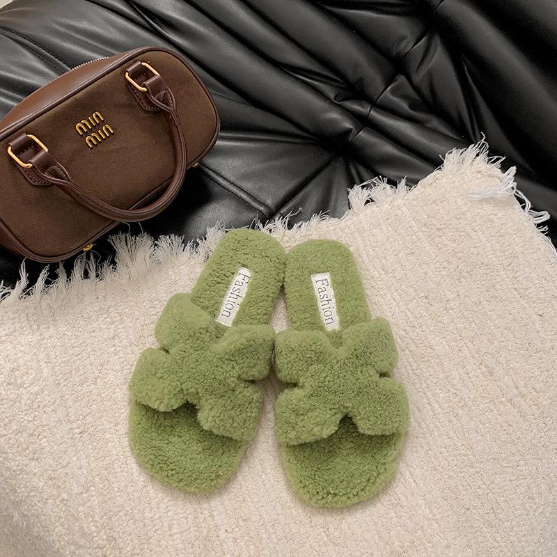 Flat-bottomed casual versatile fluffy slippers women's new autumn and winter fashion wear fluffy cotton slippers in 2025