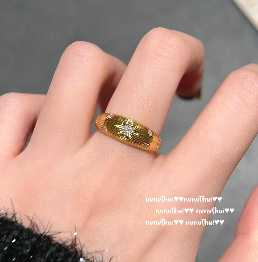 

Винтажное итальянское кольцо со звездой и ожерелье с цирконами в виде цветущего цветка