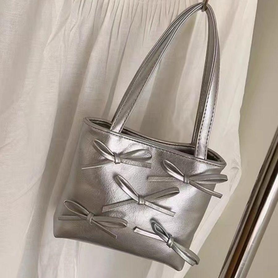 Simple And Fashionable Women S Niche Casual Bow Small Square Bag High-End Texture Underarm Bag серебряный