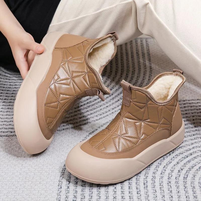 Winter Women's Cotton Boots Casual Slip-On Snow Boots with Fleece Lining and Anti-Slip Design