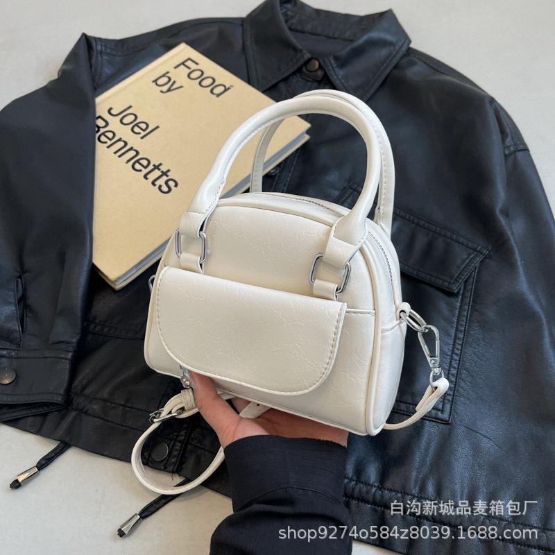 French Niche Fashion Retro Handbag Women's 2025 New Temperament Shoulder Bag Foreign Style Crossbody Small Square Bag