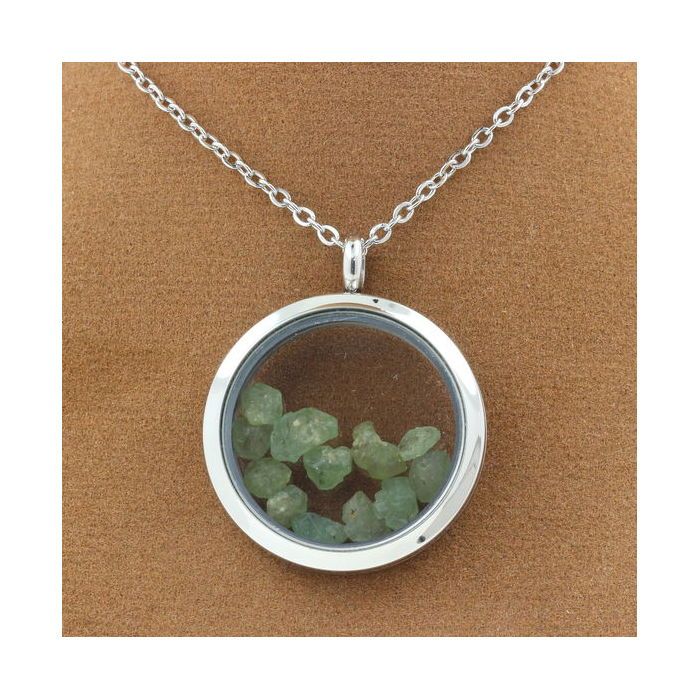 Pierres et Minéraux. Collier Grenat Demantoide brut. Modèle Médaillon 20 mm. Couleur Argent.