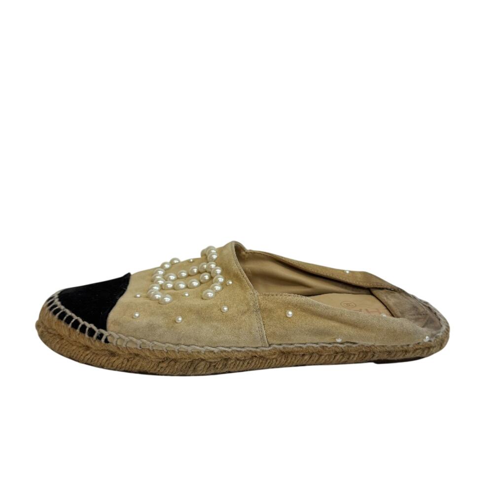CHANEL G29762 Sneaker shoes COCO Mark suede COCO Mark pearl espadrilles Slip-on beige suede Women Used