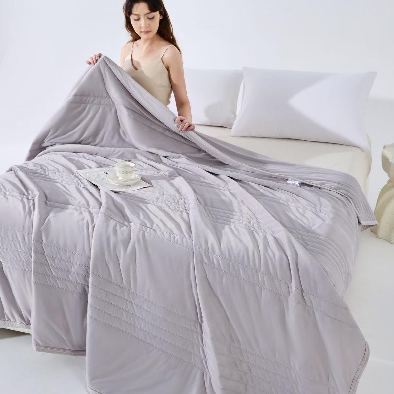 Class A Cool Silk Summer Quilt - Super Soft, Machine Washable Air Conditioning Blanket