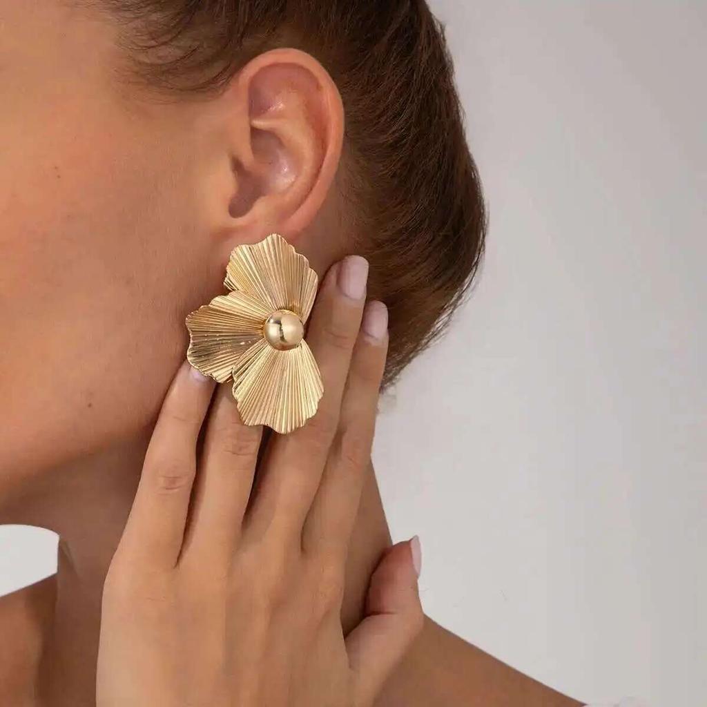 Salircon Exquisite Irregular Half Flower Stud Earrings Women Trendy Elegant Line Petal Earrings Jewelry Accessories Gift New