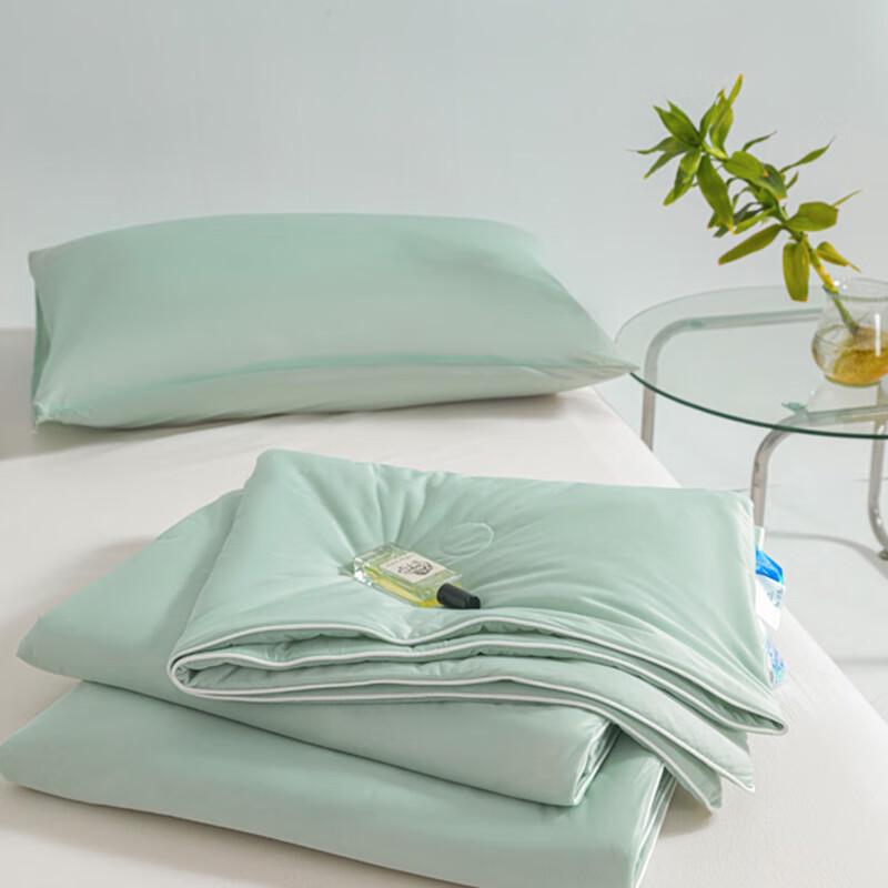 UOSU Cool-Touch Summer Quilt