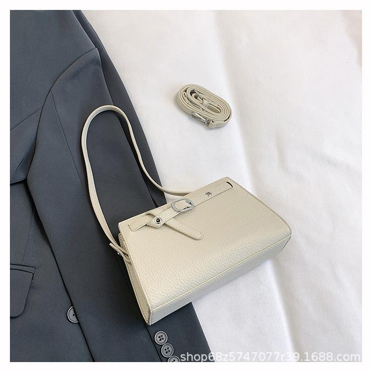 Korean version of simple shoulder bag fashion trend small square bag daily simple versatile contrasting color underarm handbag women