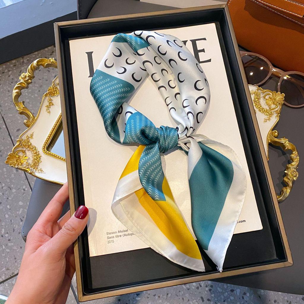 High-End Retro Korean-Style Silk Square Scarf: Versatile Fashion Accessory for Women