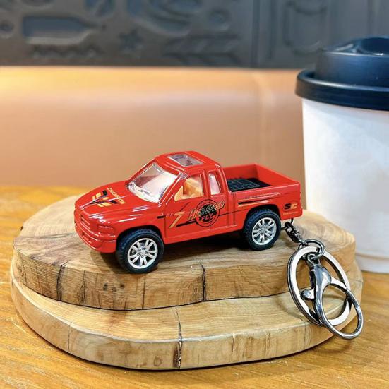 Keychain Pendant Pull Back Pickup Truck Design Key Chain Stress Relief Toy Firm Keychain Attachment Schoolbag Accessory