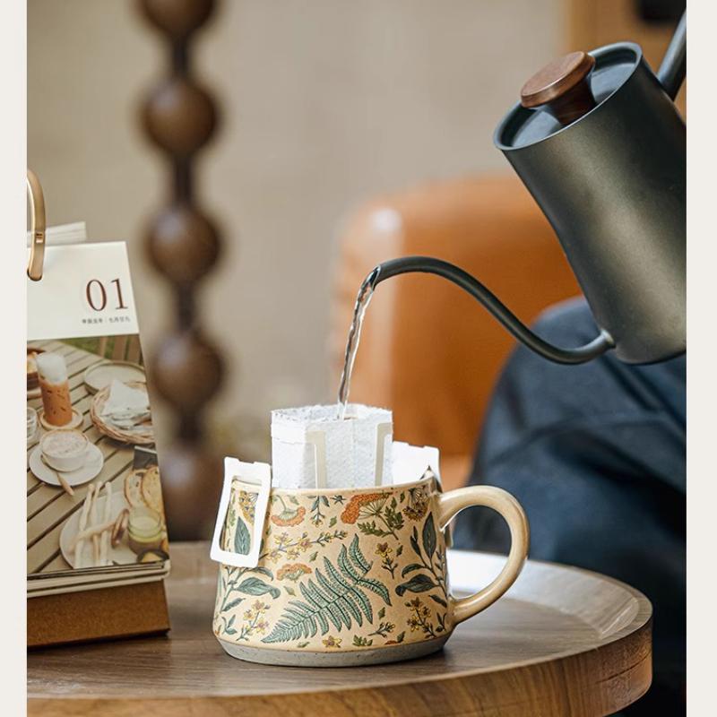 Stor keramisk kaffemugg 360ml, Söt kopp för kvinnor, Idealisk för te eller kaffe, Handmålad blommig design keramikmugg, 1 st