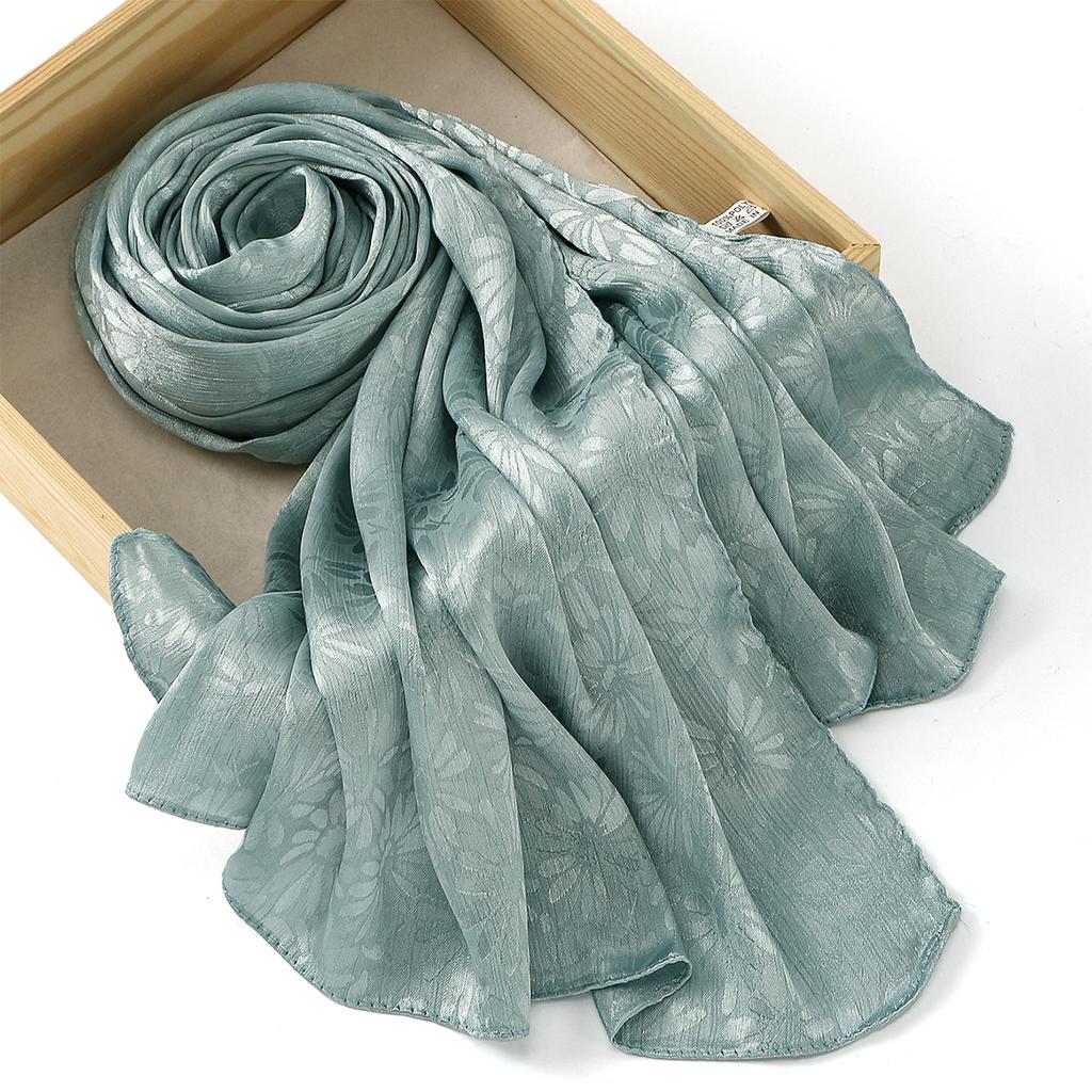 Modischer Satin-Hijab-Schal mit Blattdruck für Damen Muslimischer Hijab Schlichter Malaysia-Schal Satin-Schal Luxuriöses Seidensatin-Tuch Islamischer Turban