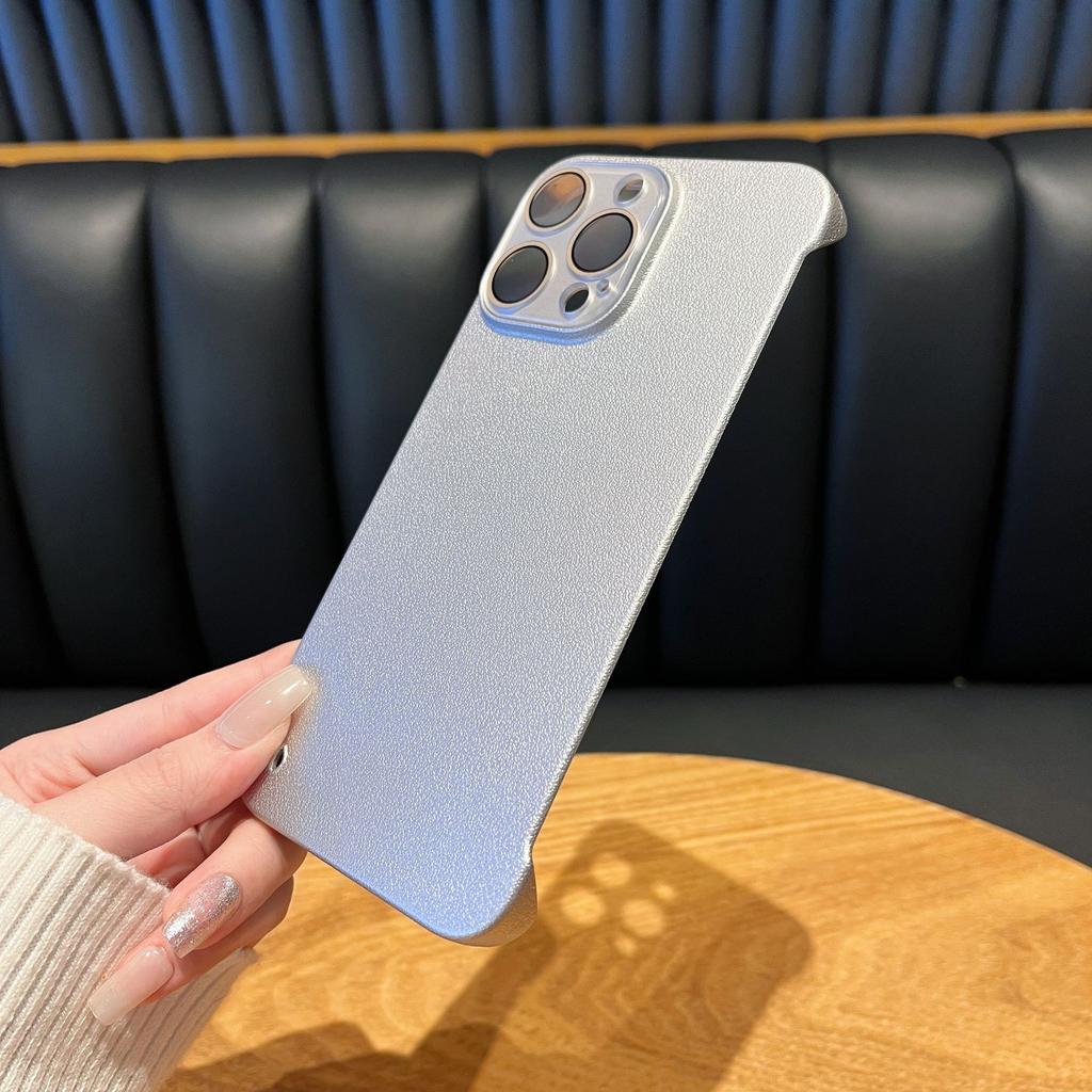 The Ultra-thin Borderless Leather Texture Is Suitable for The Apple 15promax Cooling Phone Case. The Matte Solid Color of The IPhone14 Is Shockproof