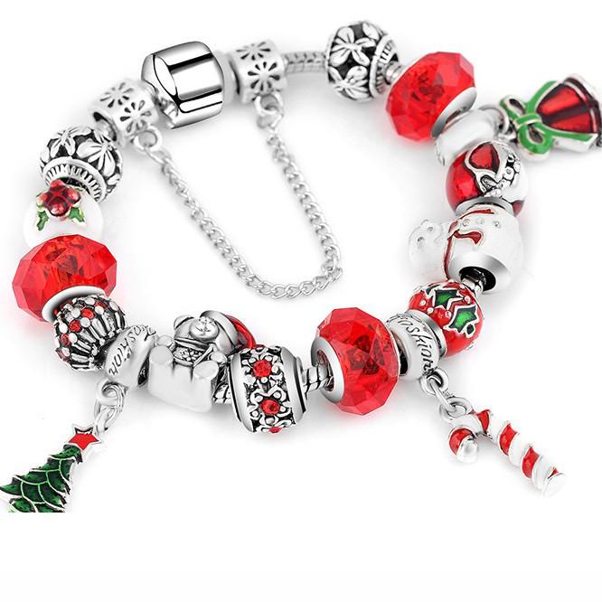 Christmas Heart Snowflake Beaded Bracelet: Red, Crystal, and Green Lampwork