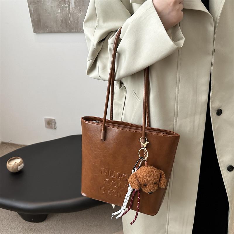 Fashionable Chic Tote Bag For Women In Black And Brown Ideal For Casual Outings