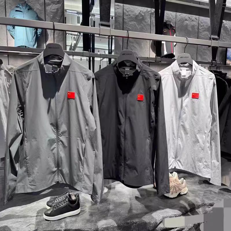 

Anta Champion All-Weather Men s Slim Fit Hooded Sports Top