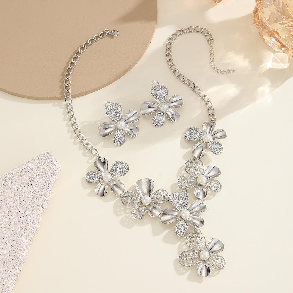 Exaggerated Design Floral Necklace Earring for Women Weddings Dinners Party Accessory