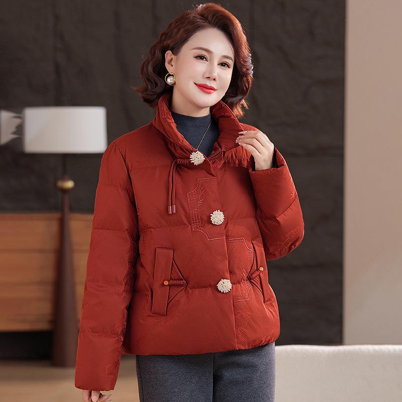 

Шикарная зимняя пуховая куртка для женщин среднего и пожилого возраста, 90% пуха, укороченная посадка для миниатюрных мам. XXXL (140-150 lbs) оранжевый