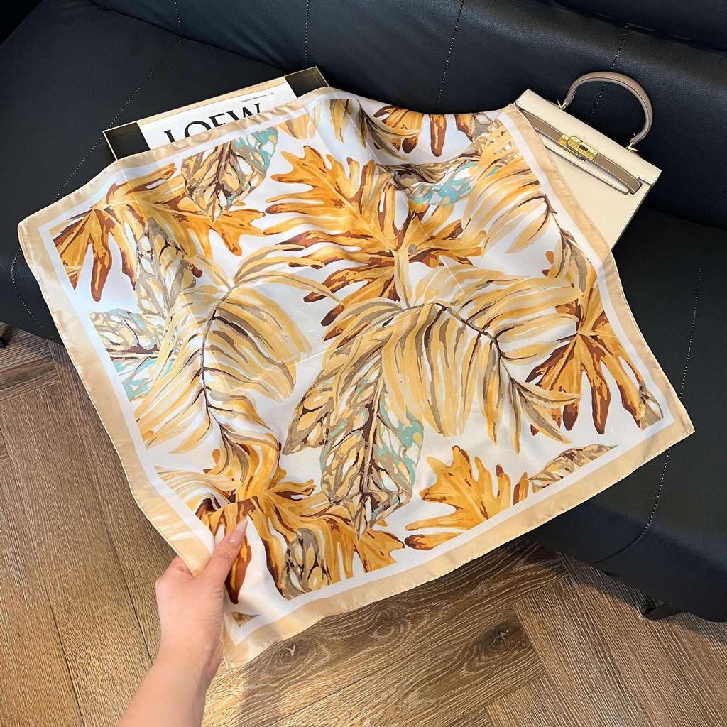 Simulated silk women's small square scarf, Korean cashew nut leopard print small silk scarf, headscarf, four-season scarf, professional scarf.