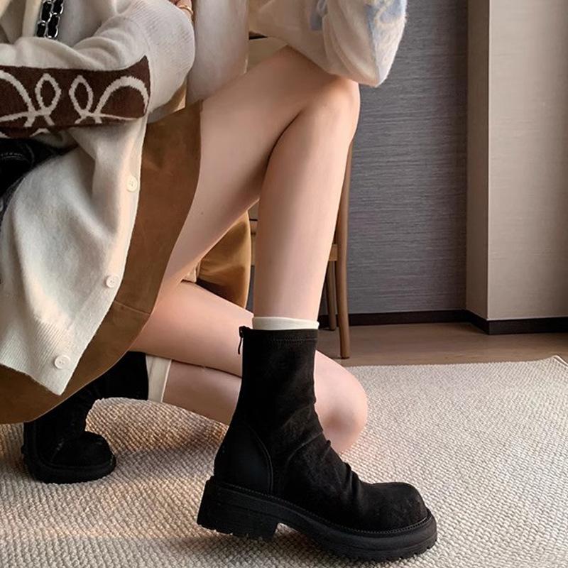 Herbst und Winter neue modische dicke Ferse dicke Sohle dünne Stiefel runde Spitze plissierter Reißverschluss hinten Pile Kurzstiefel Damen