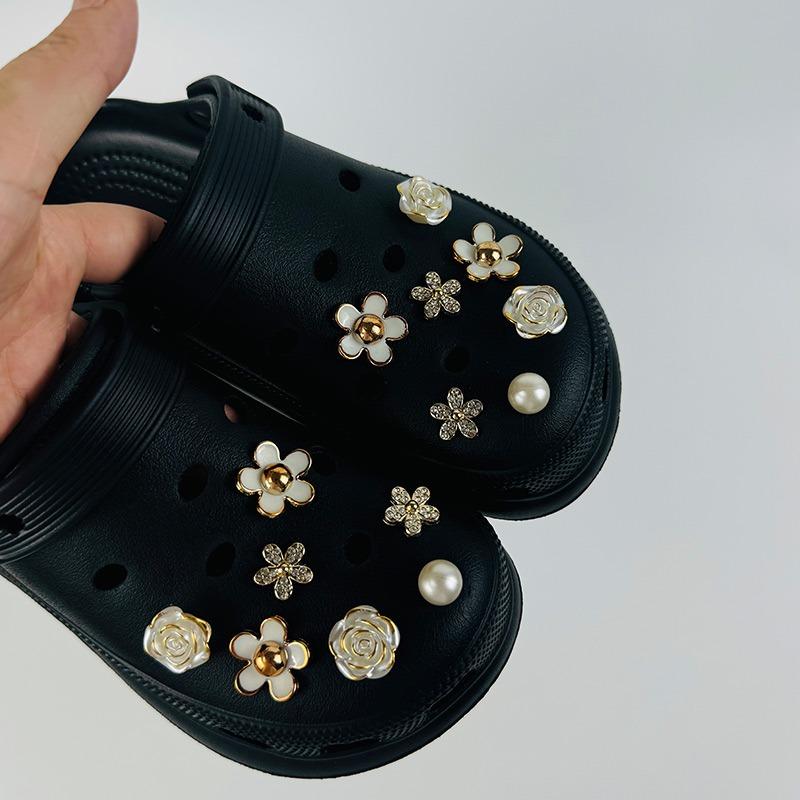 14DB Divatos Cipődísz Készlet Kiegészítők Lyukas Cipő Csat Vízgyémánt Gyöngy Rózsa DIY Cipődíszek Női Lányok Buli Ajándék