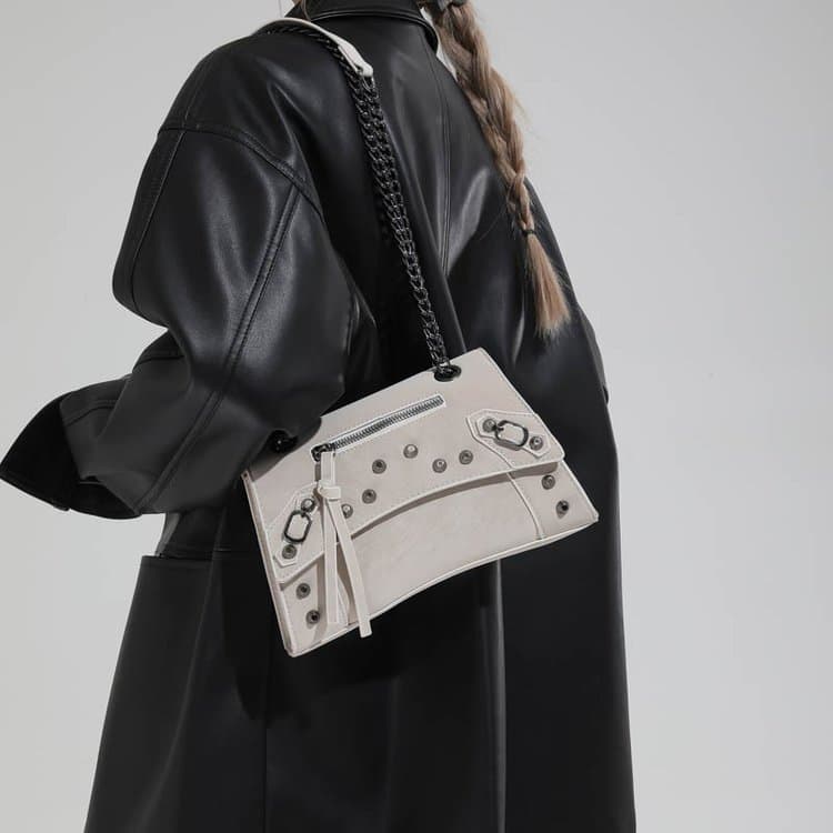 Rivet locomotive bag women's metal chain shoulder messenger bag