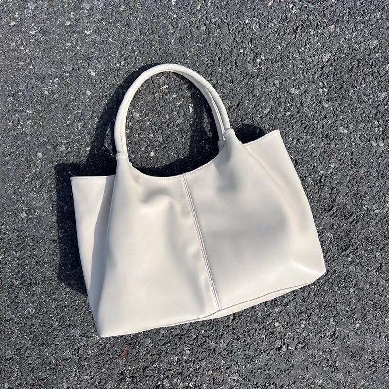 Trendy Large Capacity Tote Bag In Stylish Casual Design For Everyday Commuting Use