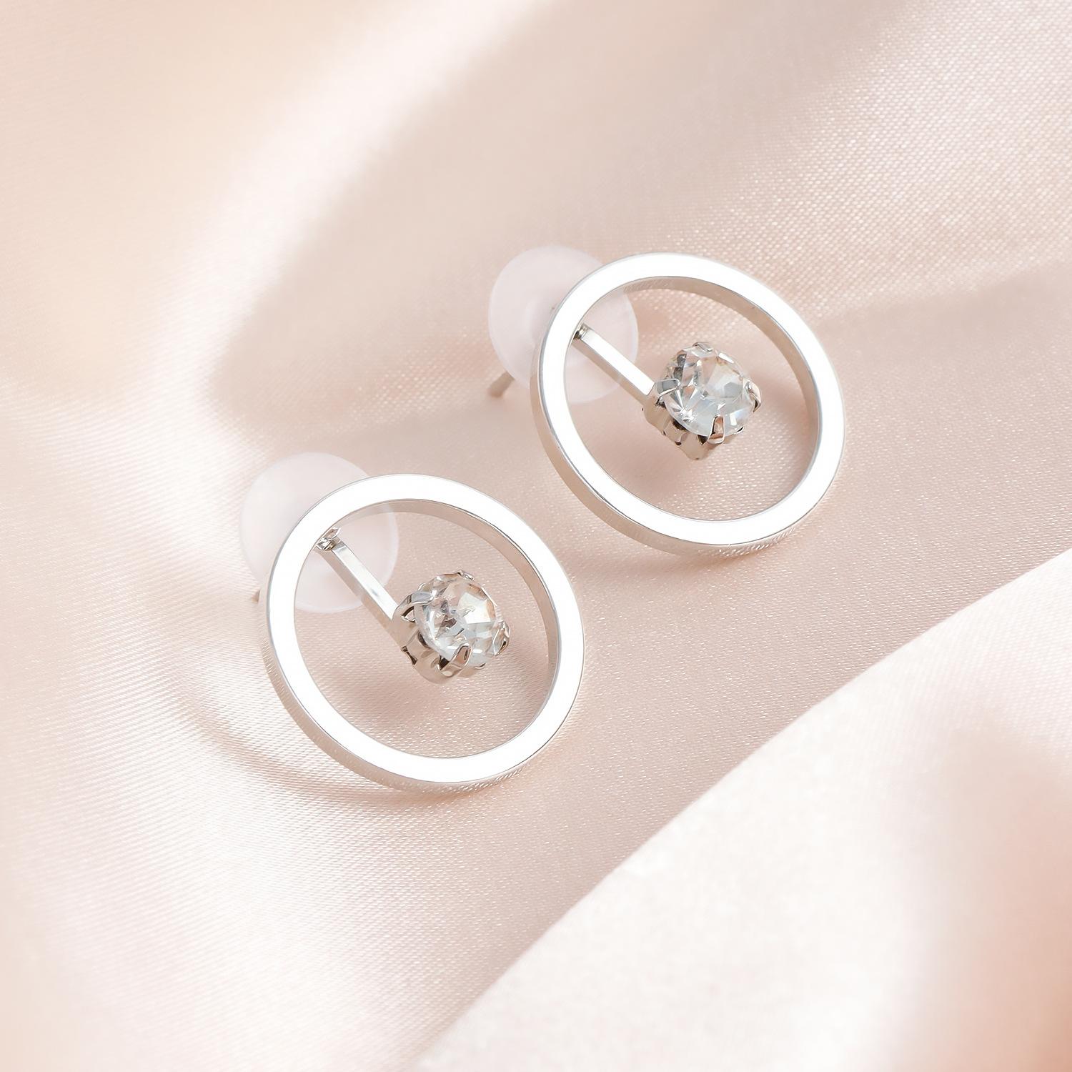 

Circle Back-Hanging Rhinestone Earrings One Size