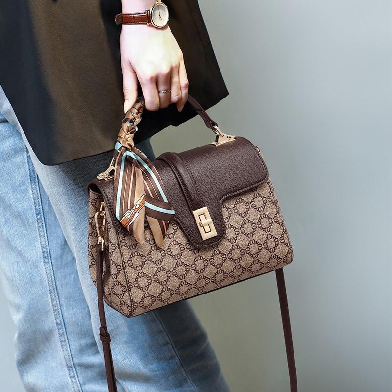 Bag new women's bag autumn and winter shoulder messenger bag light luxury atmosphere high sense portable mother bag