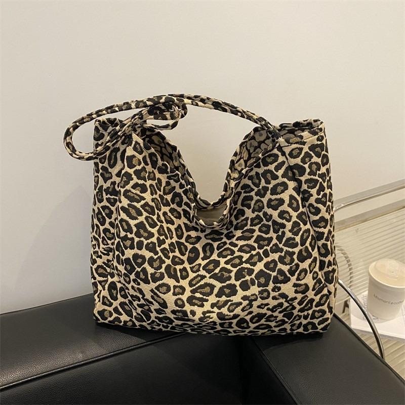 Niche Design Retro Leopard Print Lantern Velvet Literary and Artistic Fan Versatile Student Shoulder Bag Tote Bag