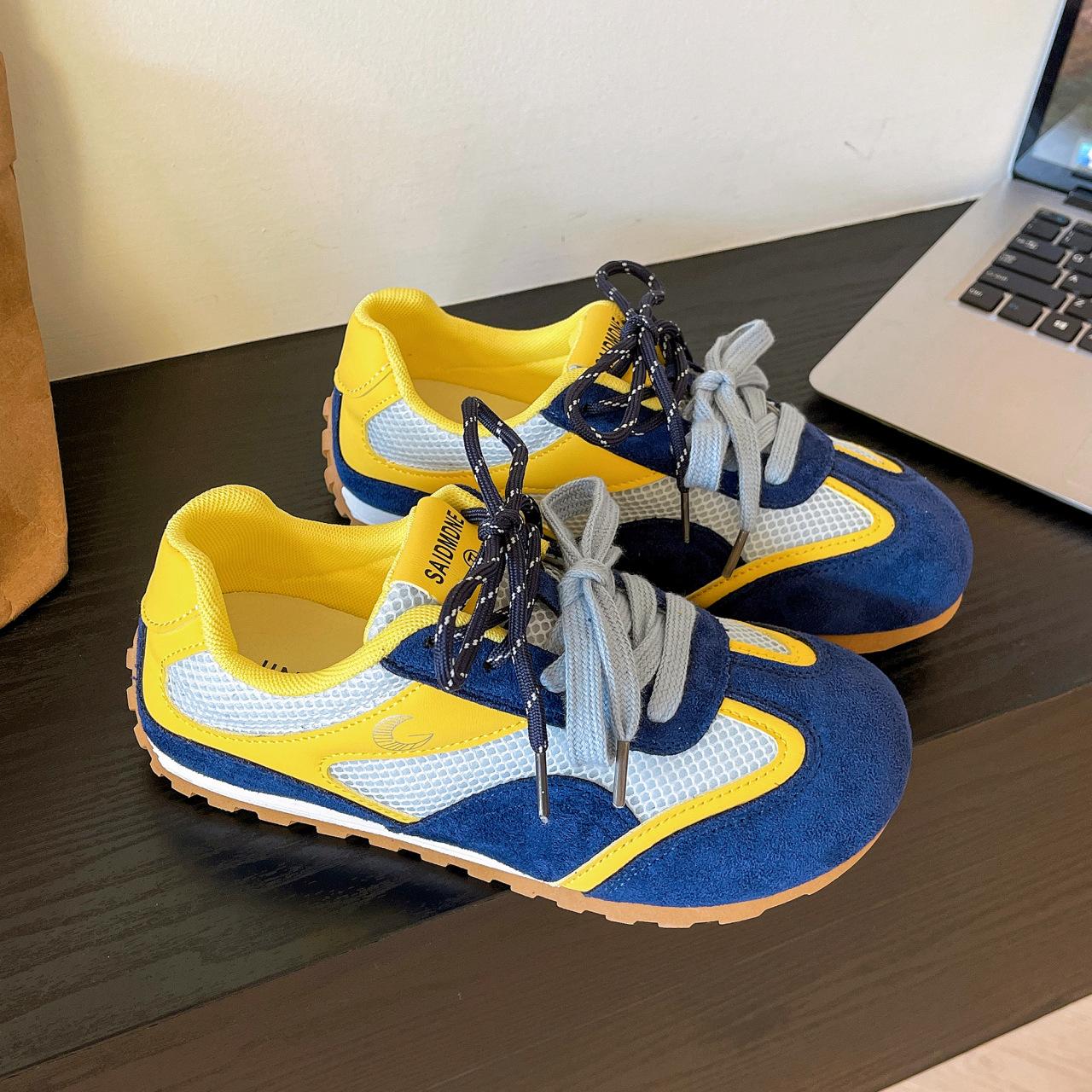 

Ретро контрастные цвета плоскодонные немецкие тренировочные туфли для женской коллекции 2025 года, новая сетчатая дышащая и универсальная повседневная спортивная обувь Forrest Gump 40 синий