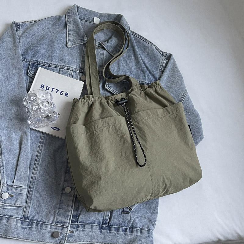 Женская сумка через плечо большой вместимости — фото 14