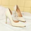 Spitze, spitz zulaufende, flache, ausgehöhlte High Heels für Damen, dünne Absätze, dekorative Metallsilberschuhe