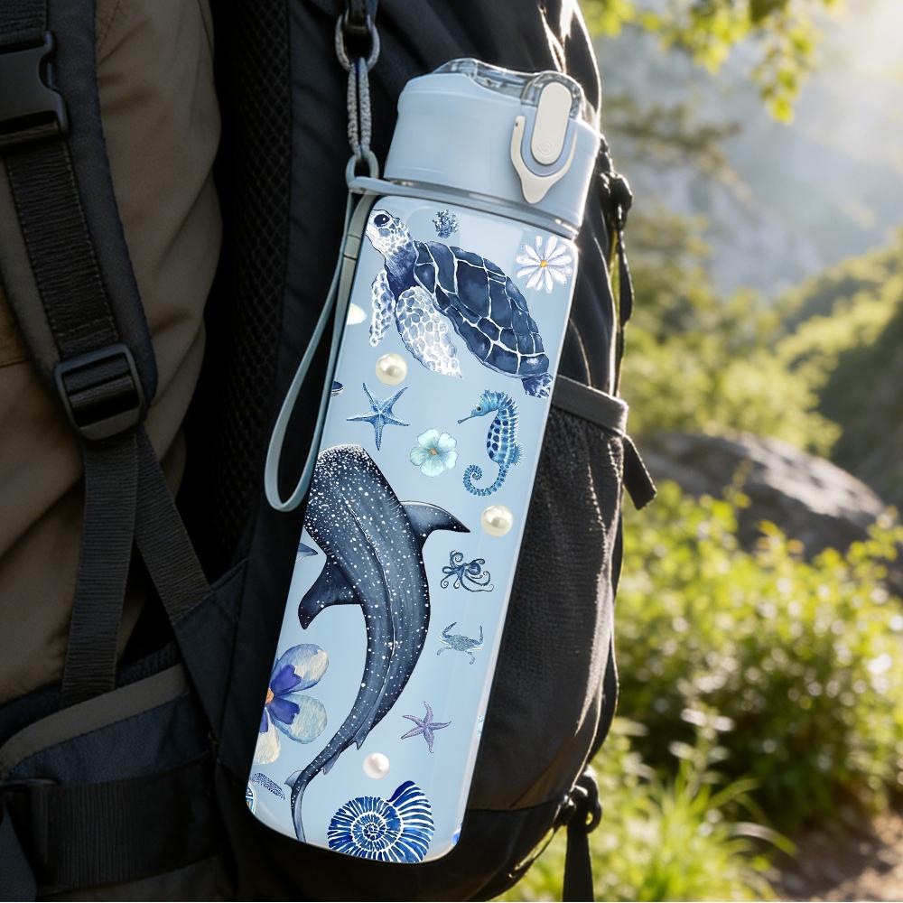 1 Stück Blau Grau Delfin Koralle Wiederholende Textur 750ml Farbe Kunststoff Wasserflasche Auslaufsicher Klappdeckel mit Strohhalm Für Sport Büro Heimgebrauch