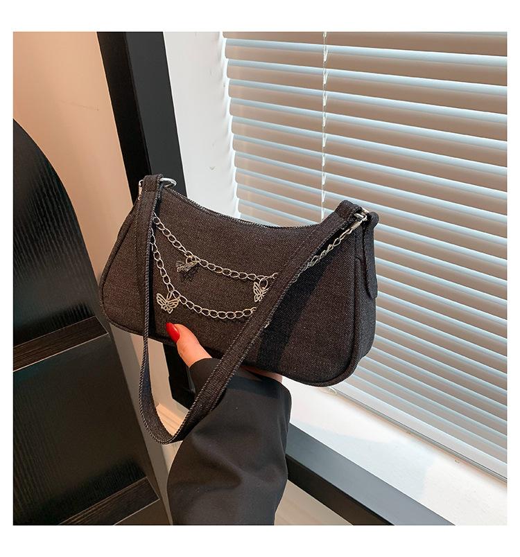 

Осенняя простая модная сумка женская маленькая квадратная сумка 2024 новый тренд однотонная сумка через плечо маленькая свежая сумка под мышкой женская сумка чёрный