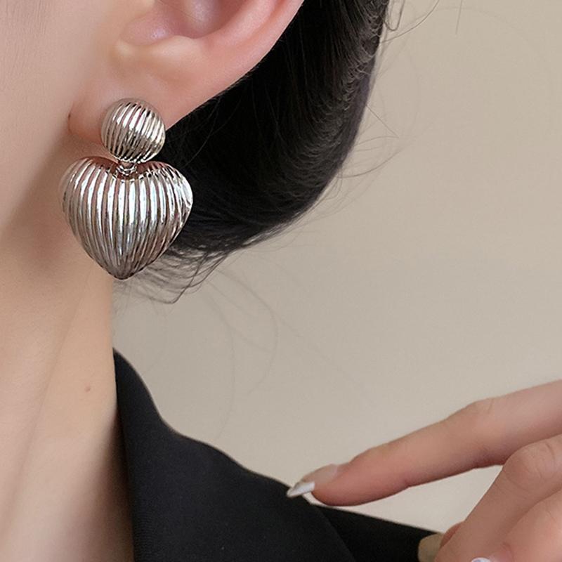 Vintage Metal Striped Round Heart Earrings for Women European American Retro Ball Drop Earrings Elegent Female Simple Jewelry