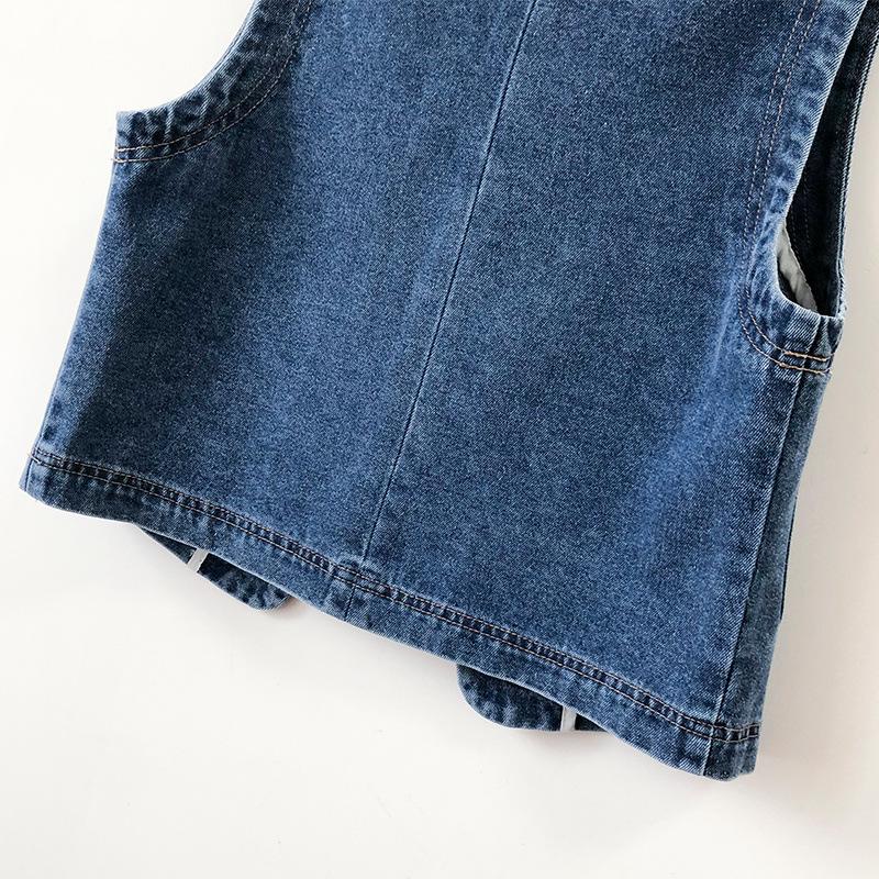 Hong Kong Style Retro Denim Vest: Women's Slim-Fit Collarless Waistcoat with Shoulder Pads for Spring and Autumn 2025.