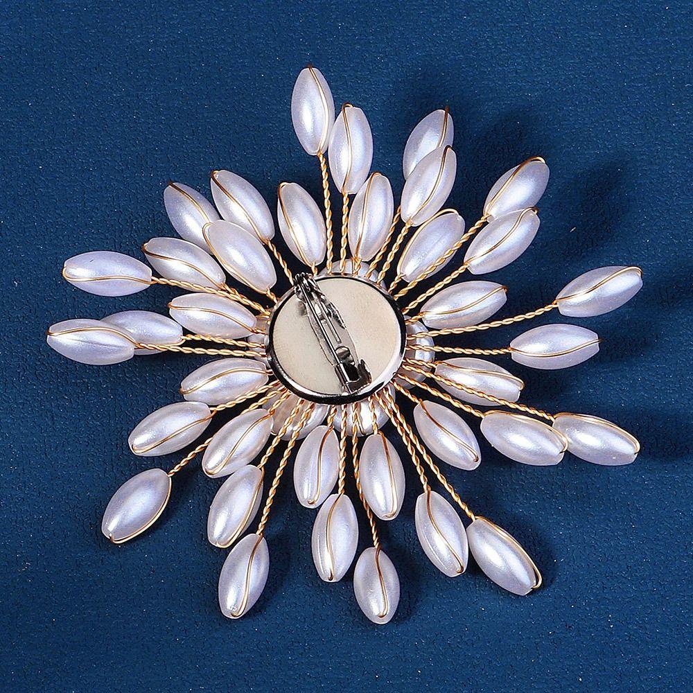 Exquisite Pearls Badge Korean Style Luxury Sense Brooch Banquet Clothes Pin  Daily
