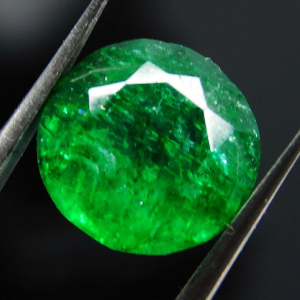 Natural Green Emerald Loose Gemstone Round Shape 8.10 Ct for Jewelry Making and Gem Collections