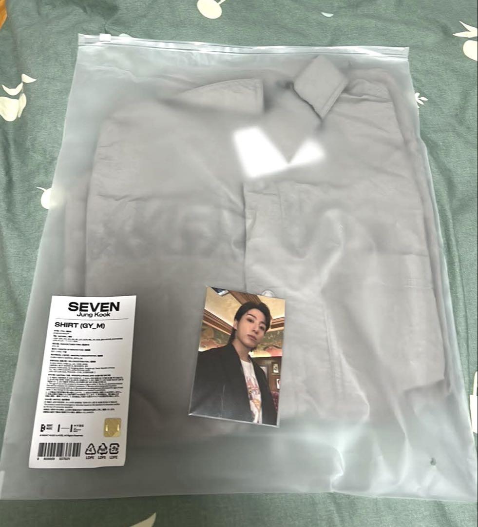 

[Б/У] Футболка BTS JUNGKOOK GOLDEN с коллекционной карточкой