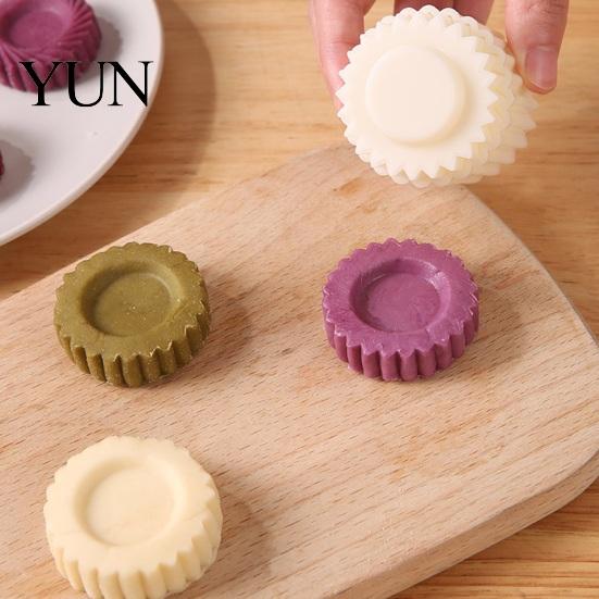 Festliche Gebäckformen 12 Stück Doppelseitige Mondkuchenform mit gezacktem Rand, Hand-Französische Spitze mit Blumendekor Plätzchenausstecher Stempel, DIY Dessert