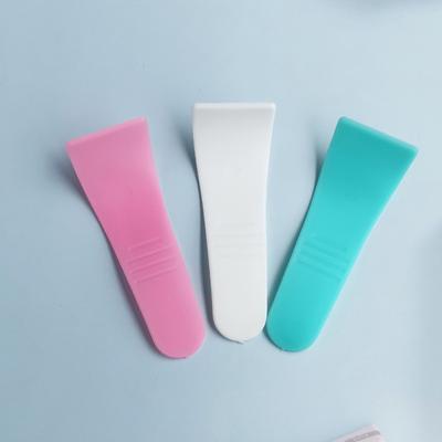10Pcs Depilatory Scraper Mini Cosmetic Spatula Scraper Hair Remover Scoop Makeup Mask Cream Spoon Beauty Tool Random Color